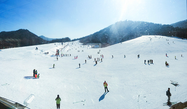 三个爱游戏-爱游戏(AYX)体育官方网站-赔率最高在线投注平台“全”！新雪季长春莲花山冰雪产品上新升级